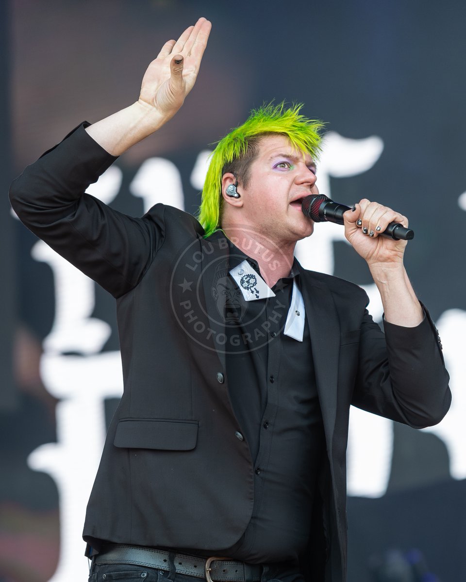 LouBrutus's tweet image. The tour with @ThreeDaysGrace @iPrevailBand and @TFP_devotion is underway! My friends in Cleveland OH, Atlantic City NJ, and Hershey PA are up next. See you soon! Here's shots I've done with each frontman. Images taken with @NikonUSA. #ThreeDaysGrace #iPrevail #TheFuneralPortrait