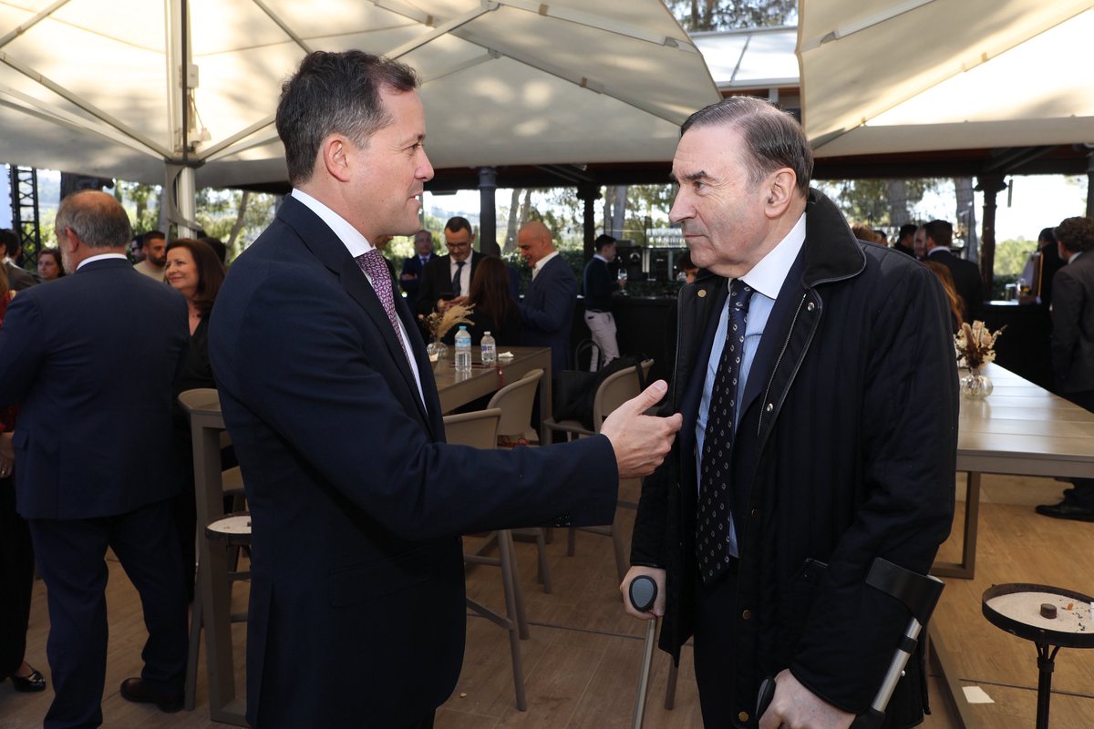 Carlos Velázquez tweet media