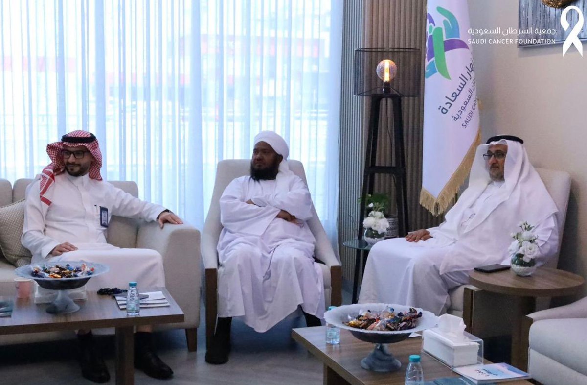 SaudiCancerF's tweet photo. 📸

لقاء ودي في قاعة نهار السعادة يجمع منسوبي جمعية #السرطان السعودية

مع الرئيس التنفيذي لجمعية بنان للتأهيل المهني لذوي الاعاقة والظروف الخاصة د. مجدي الشريف و سفير جمعية بنان د. الشريف الطيب أبو الكسائي للتعرف أنشطة وبرامج #الجمعية الخيرية https://t.co/MNf1daBd0Y