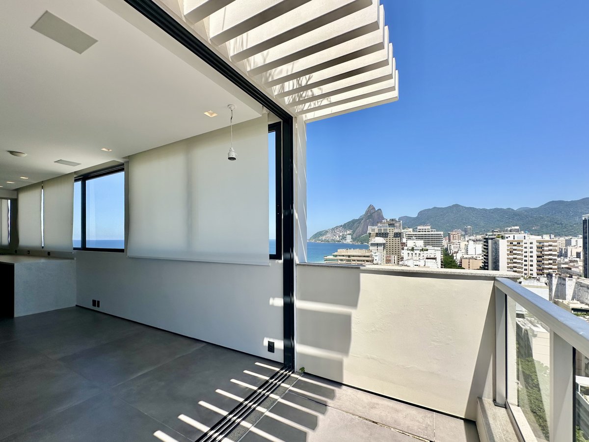 _whereinrio's tweet photo. 🇧🇷 VENDA | SALE • REF: W06.633 • R$ 10.500.000,00

Cobertura triplex de alto padrão reformada na Zona Sul de Rio de Janeiro. Entre em contato e agende sua visita!

📐 187 m²
🛏️ 3 Quartos
🚿 3 Banheiros
🚗 1 Vaga
Portaria 24h

https://t.co/Z9hZKbMQHz

#luxuryrealestate #ipanema https://t.co/f4slSWqk3J