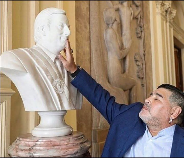 laoeste's tweet photo. Néstor y Diego.
Donde el pueblo sueña, el poder tiembla. https://t.co/HSMFmlVXpJ