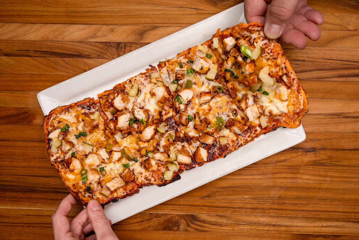Sweet heat or hot chicken chaos. 🍕🔥

The Bee Sting Flatbread brings the spice with sausage, cupping pepperonis, and Mike’s Hot Honey®.

The Nashville Hot Flatbread turns things up with crispy chicken, pickles, and serious heat.

Which one are you ordering first?

#This