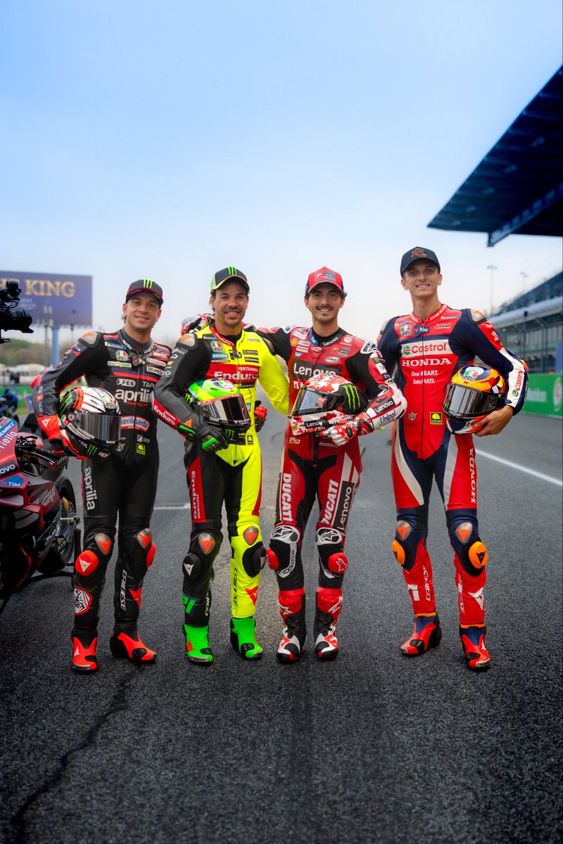 VRRidersAcademy's tweet photo. Ci siamo 🔥 inizia la @MotoGP !!! 
FINALMENTE 🤤 https://t.co/mwjxulJnZe