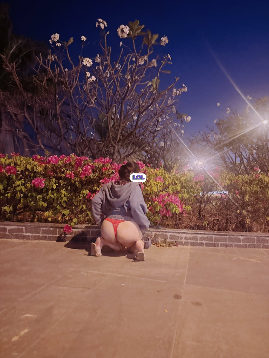 sunnhee18's tweet photo. Dắt đĩ yêu đi dạo ❤️❤️
#public #NSFW #vietnam #couple https://t.co/okUp9MChne