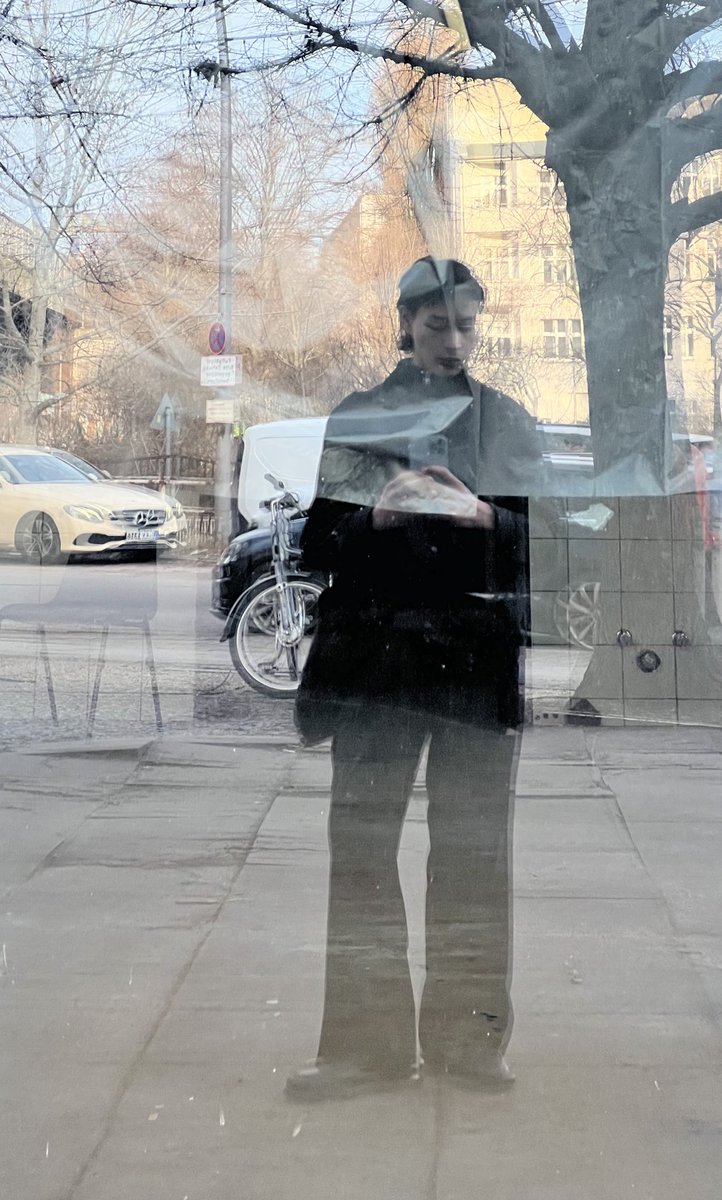 tannedbot's tweet photo. kiss_facility_cheap_poetry.mp3 https://t.co/KhP1J0F1eX