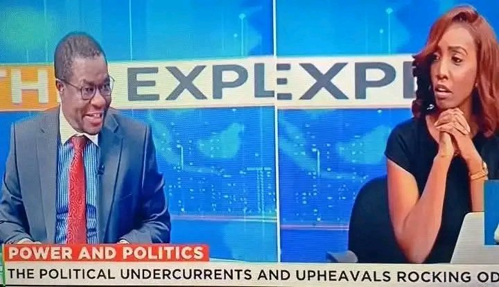 wambuijoan2024's tweet photo. Okwara:  What type of oil do we have in Turkana

Wandayi: This is crude oil 

Okwara: All Oil is crude

Wandayi: What is important is that from the early oil product, it was established that it is good quality oil.

Okwara: but what type is it?

Wandayi: hahahahaha🤣🤣

Okwara: There's Light oil, sweet etc, so which one is it?

Wandayi: Let me just say for the time being that this is good quality oil.

Okwara: So you don't know what type of oil it is.

Wandayi: What do you mean Yvonne  I will soon invite you to Turkana.

Okwara: To see the good quality oil?

Eloi!Eloi!🤣🤣