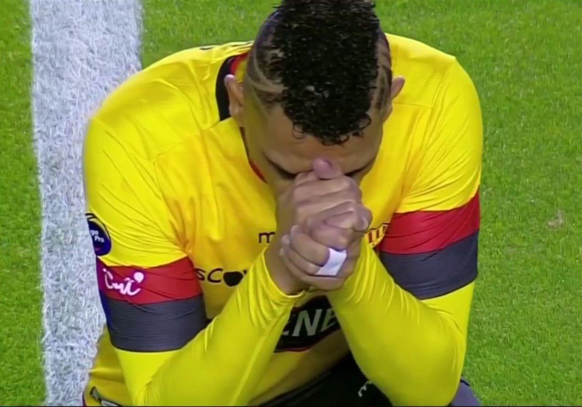 almadismo's tweet photo. Puedo confirmar que a esta hora se acabó el encebollado en toda la via Daule y aledaños. 
La madrina me supo decir entre lágrimas: "Cuando gana el Barcelona ganan nuestros negocitos" https://t.co/M2Dh1IiKJN