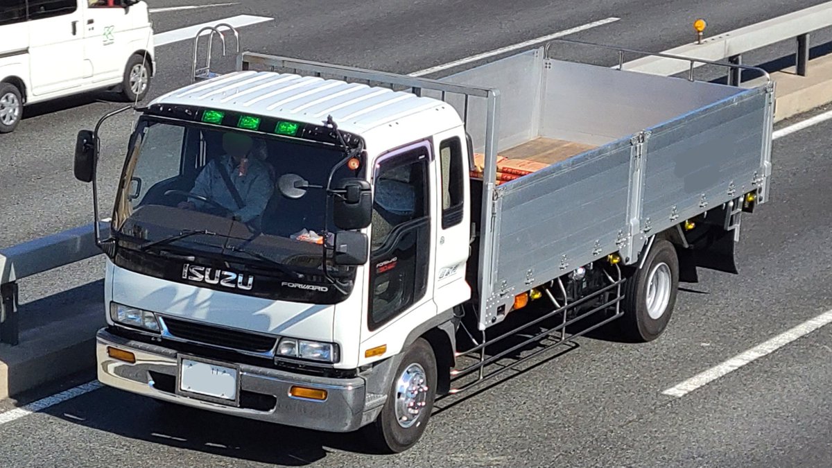 いすゞ 320フォワード FSR 平ボデー 排ガス記号U-の初期型320