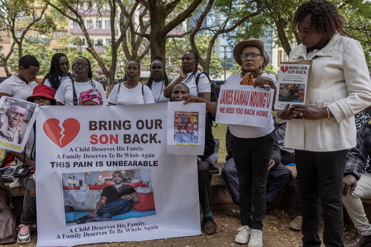 ekverstania's tweet photo. Kenya has arrested a suspect accused of human trafficking:
https://t.co/hhMxuLLrYC
The suspect is allegedly part of a network that lures Kenyans to Russia with false promises of work, but the people who apply are then sent to war instead.
#RussiaIsNotOurFriend https://t.co/3zxnLGE0e1