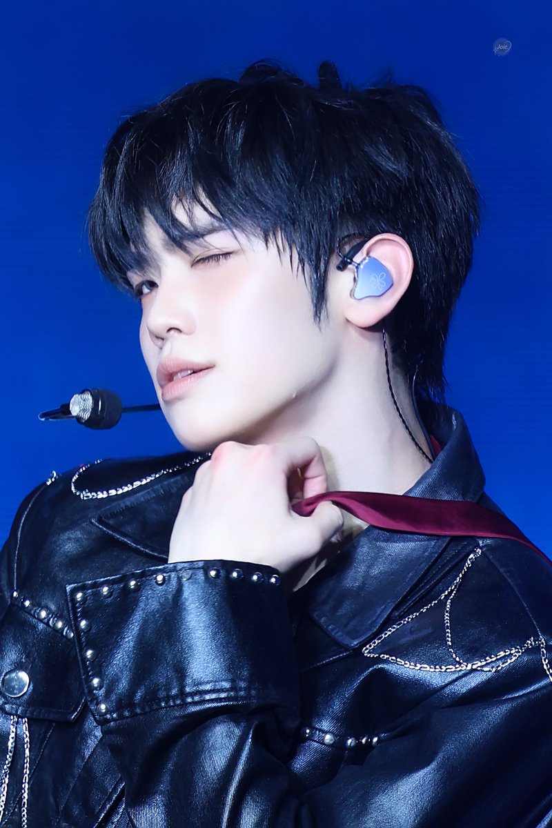 251221

#김태래 #KIMTAERAE #キムテレ 
#제로베이스원 #ZEROBASEONE #ZB1