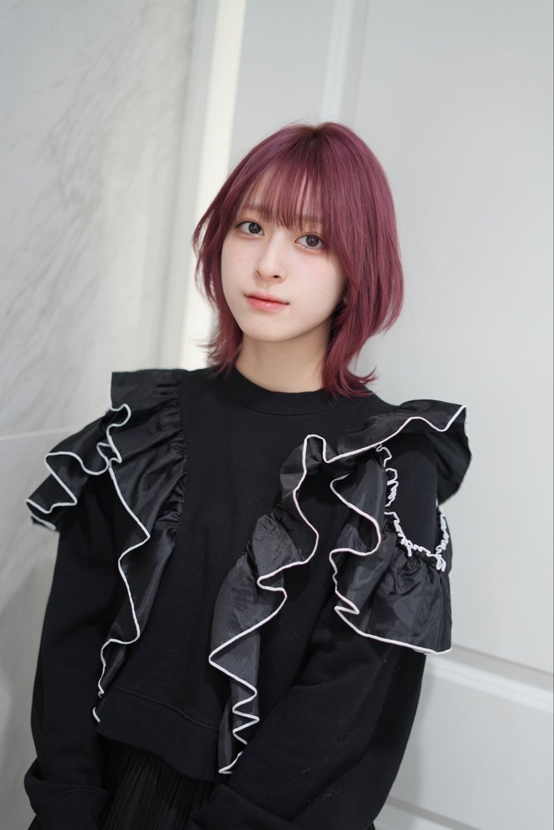 月音こなちゃん！<a href="/KonaTsukine/">月音こな</a> 
カラーはキャンディーピンク🍬
カットはレイヤーたっぷりのショートミディアムに✂︎

インスタに他の画像もあげてるのでよかったら👀