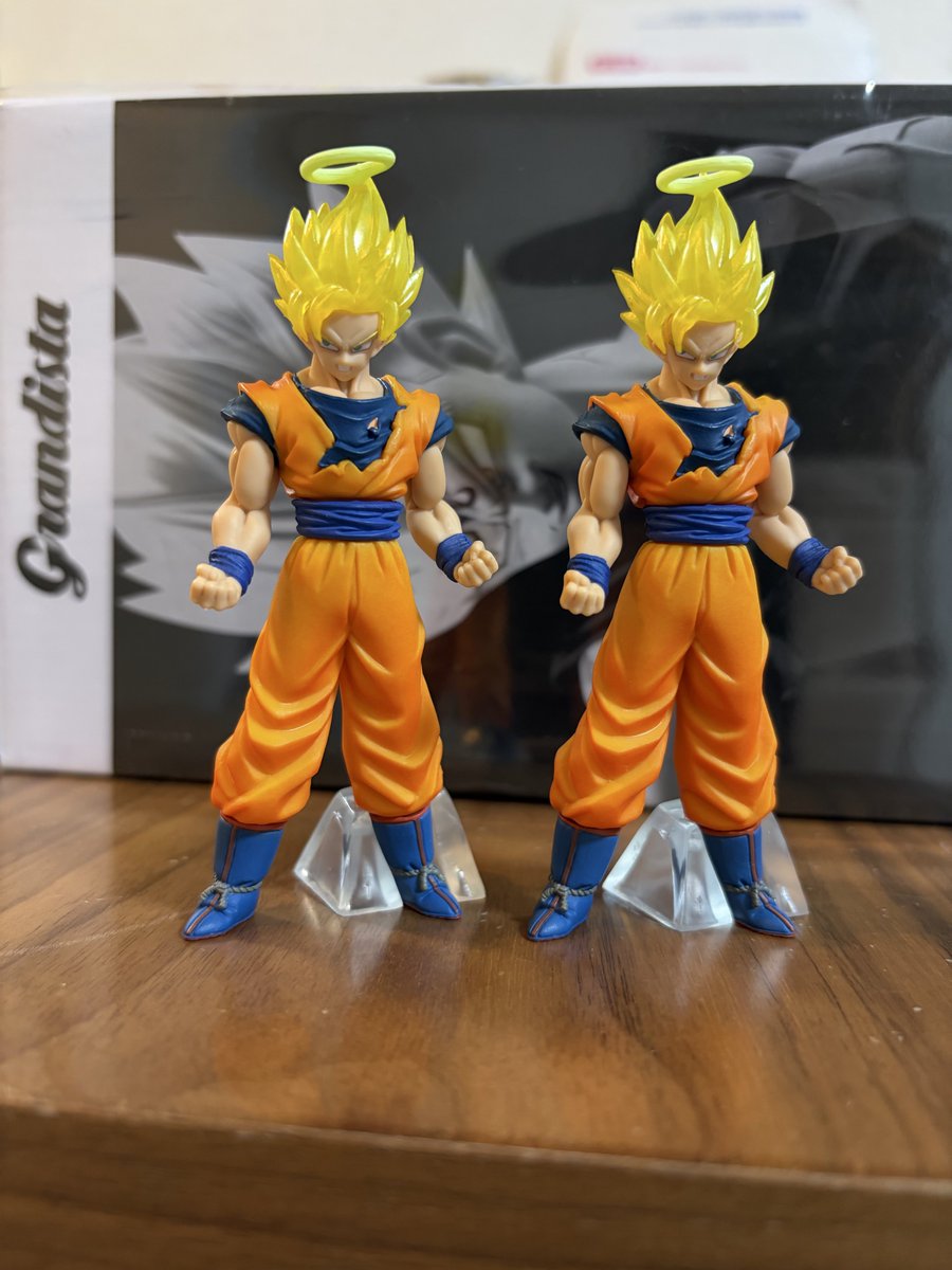 陰影の付け方とアイプリントの位置でかっこよさが全然違う！！

右の方がめちゃくちゃかっこいい