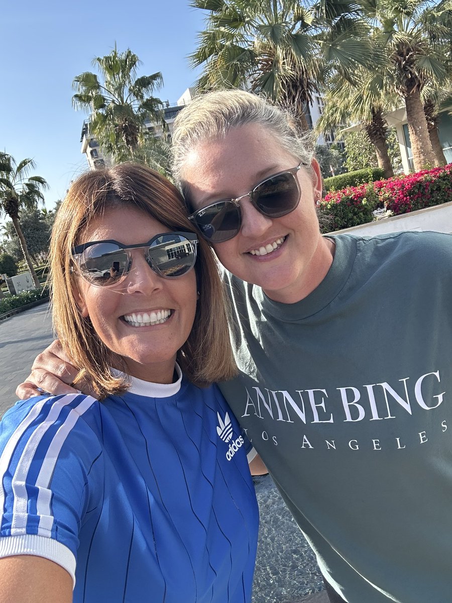 c0rrad0's tweet photo. Long overdue catch up @Sarah_Taylor30  🙌🏽 thanks for the coconut latte #winnerwinner https://t.co/6lbdcOWpmH