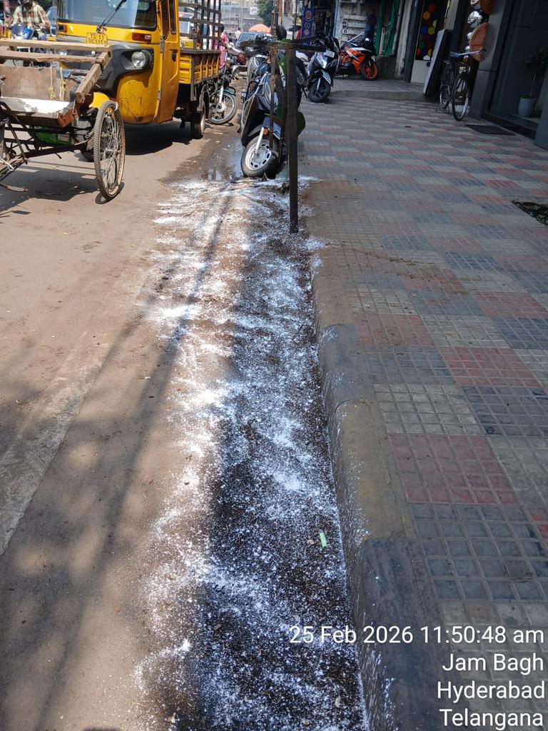 DEE_SWM_C30's tweet photo. @suraj99 @CommissionrGHMC @GHMCOnline Sir/madam the inconvenience is regretted, the complaint is addressed and cleared https://t.co/Br5ojKw8fe