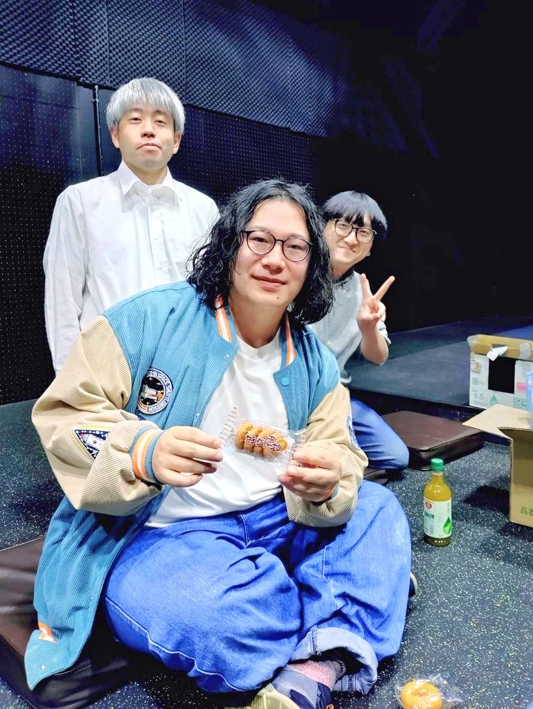 oysters_web's tweet photo. 3日目終わりました！！
ゲストの尾崎さん、ありがとうございました！！

明日以降もお席ございます🐴🐴🐴
各回前日23:59までご予約可能です🙆‍♀️
https://t.co/EtUXpiiIW4

ささしまスタジオにて2/28(土)まで！
お待ちしております！

次のゲスト ▶▶
新宮虎太朗（喜劇の���ロイン） https://t.co/AY5mXyFSqt