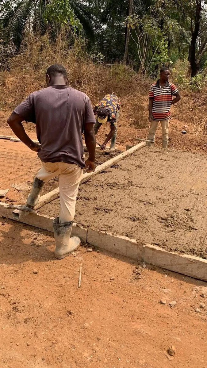 Nedumcity_'s tweet photo. 2026 Road Construction in Ebonyi State, evidently inspired by Engr. Dave Umahi, the serving Minister of Works.  
This State has an active Governor and one of its own as Federal Minister of Works.

Your leaders are Cows. https://t.co/5qjbQEo3f7