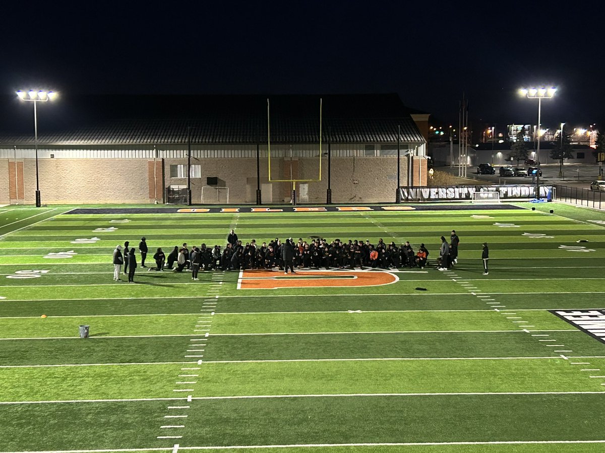 Tyler Johns tweet media