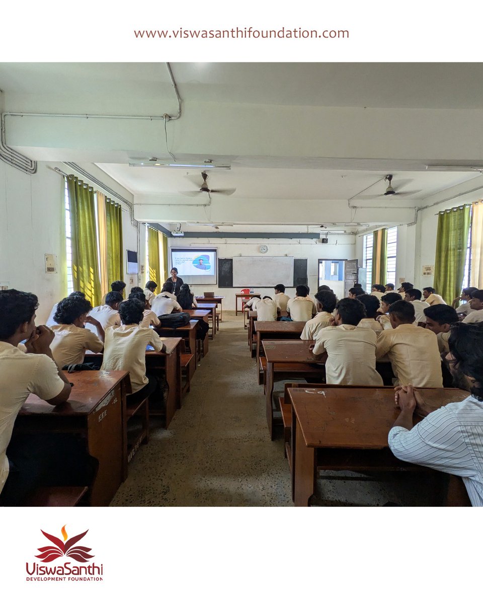 ViswaSanthiFndn's tweet photo. ViswaSanthi Foundation held a Kalalayam 2025–26 session at Govt. Polytechnic College, Pala (Dec 11), focusing on soft skills & entrepreneurial thinking to build confident, future-ready students.
#EYGDS #Kalalayam #Entrepreneurship #VSF #softskills https://t.co/cJq3IhJ82g