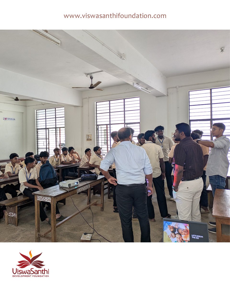 ViswaSanthiFndn's tweet photo. ViswaSanthi Foundation held a Kalalayam 2025–26 session at Govt. Polytechnic College, Pala (Dec 11), focusing on soft skills & entrepreneurial thinking to build confident, future-ready students.
#EYGDS #Kalalayam #Entrepreneurship #VSF #softskills https://t.co/cJq3IhJ82g