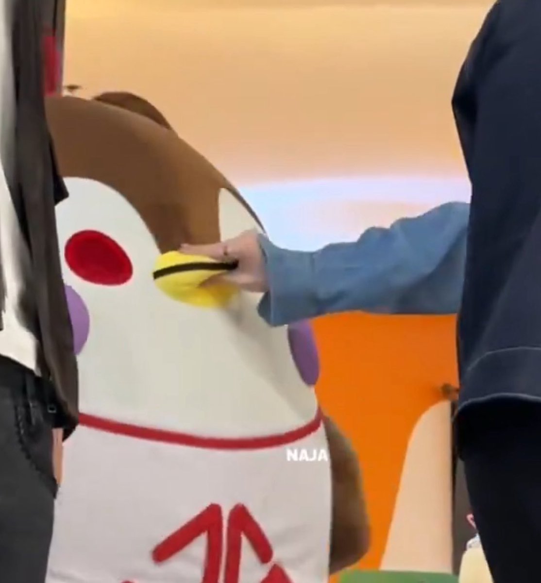 #JossWayar 

🎤 so there’s a rumor…

joss: