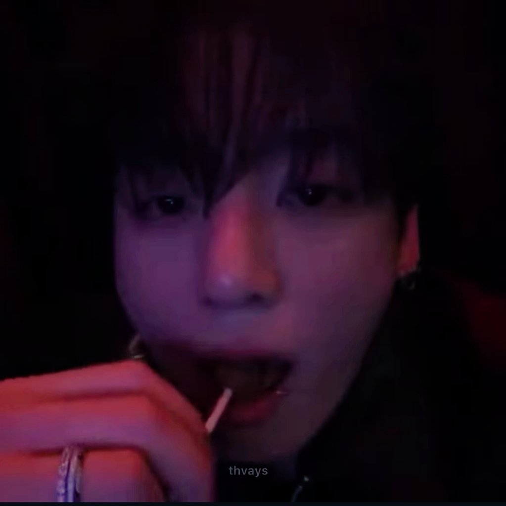 Taehyung'a benzemediğini inkar edemezsiniz şu an