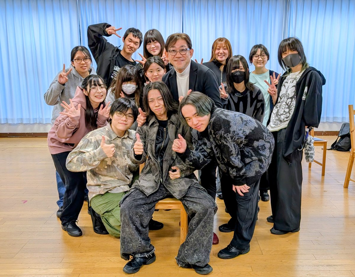 bigearsugar's tweet photo. 宇都宮アート&スポーツ専門学校で1年生のアナウンス講師として今日が今年度最後の授業でした。みんな成長したな〜😁これからも自信持って頑張ってほしいです。
#宇都宮アートアンドスポーツ
#アナウンス
#アナウンス講師
#ubdc https://t.co/xaqLePPYT8