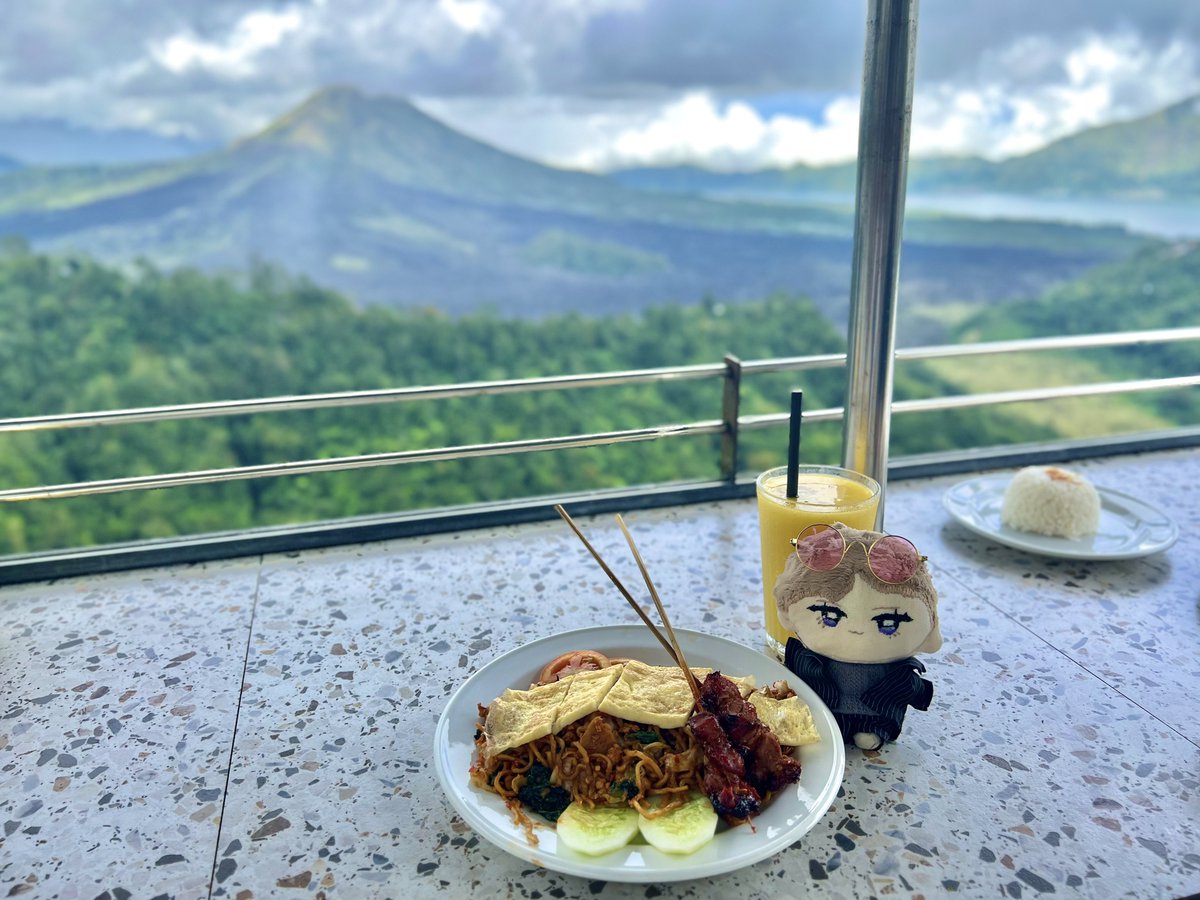 D1chit's tweet photo. まこぬとゆったりバカンス🌴🌺✨ https://t.co/lRgaIgdPKB