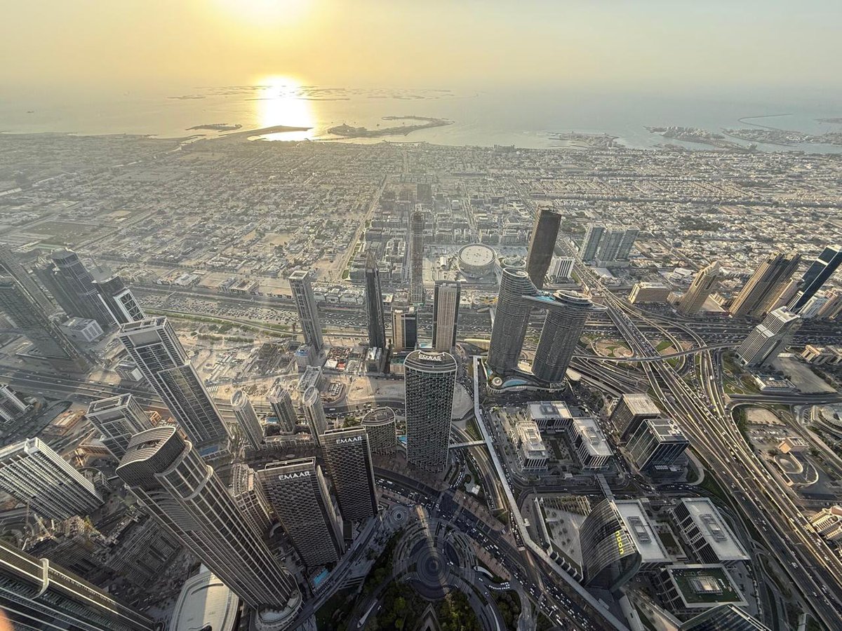 Mr_y_crypto's tweet photo. Height impresses. Foundations decide what lasts.

In AI & Web3, it's easy to build tall. It's harder to build what survives real markets.

Durability beats growth. Resilience beats hype.

Real infrastructure stands under pressure—that's when partners realize they chose a structure that carries the future.

That's why we're expanding into MENA. 🚀

#adTech #Web3 #MENA