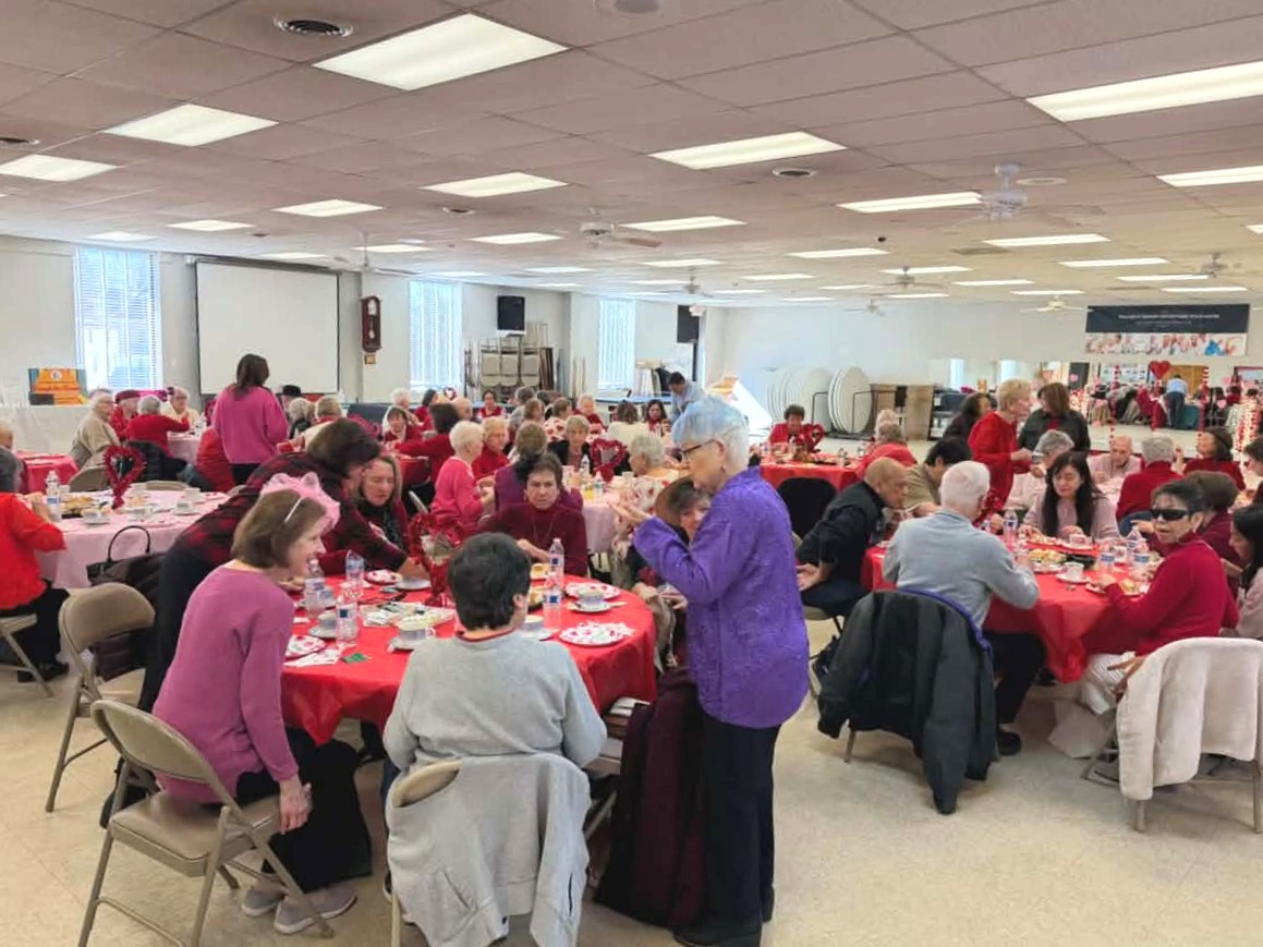 parkerlifeorg's tweet photo. We are so happy to have hosted a Valentine's Tea at the Bridgewater Senior Center! Many attendees dressed up for the occasion, which made the day even better.

To top it all off, right after tea they were treated to a string &amp; piano quartet performance from a local middle school. https://t.co/8Jkc0Xwqqm