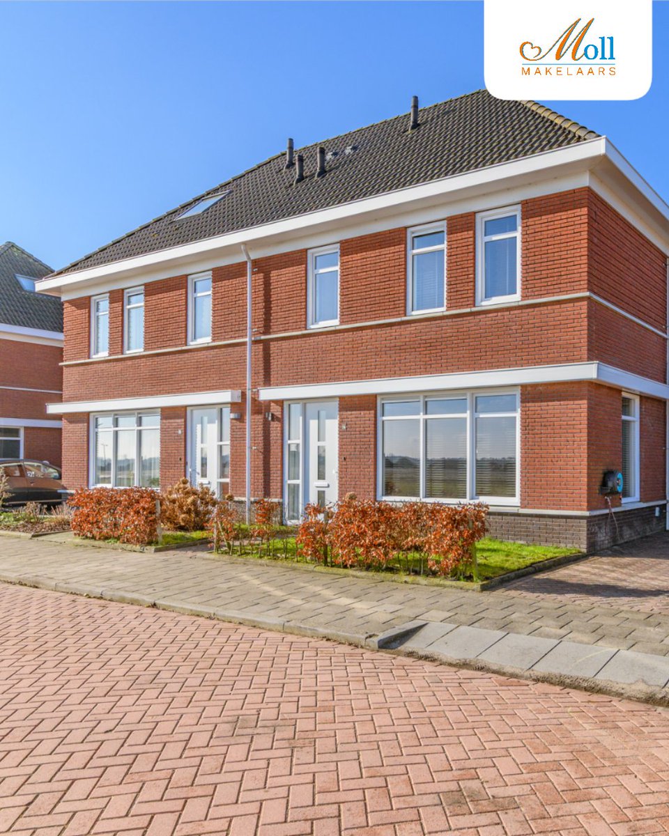 SierdMoll's tweet photo. Nieuw in Gorredijk!

Een instapklare, moderne woning met een luxe uitstraling, veel leefruimte en weinig onderhoud, lage energielasten en gelegen in een aantrekkelijke en geliefde woonomgeving en dicht bij alle denkbare faciliteiten.

 #SierdMollMakelaars #Gorredijk   #Funda https://t.co/IA1QxKysRx