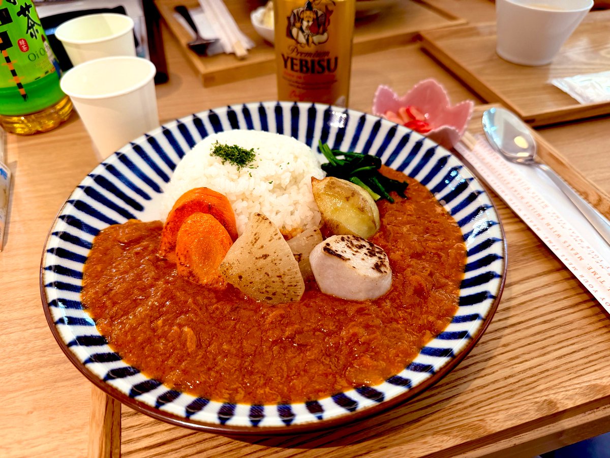 なるさん(null) tweet media