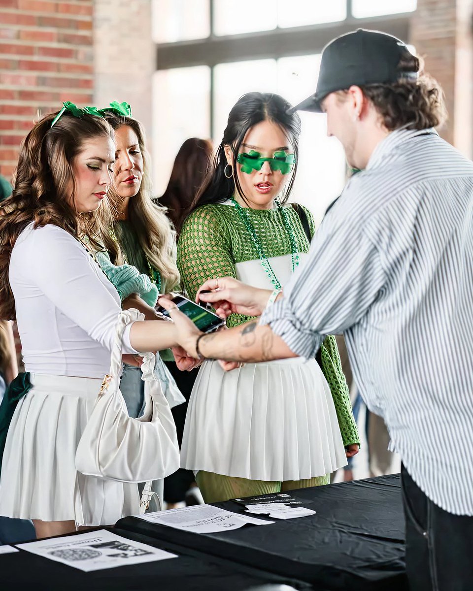 Navy Pier tweet media