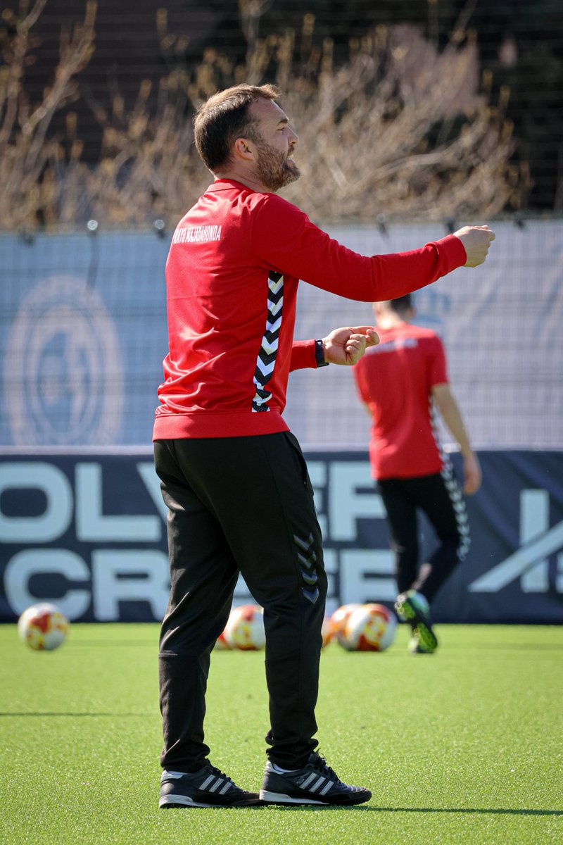 CF Rayo Majadahonda 🤍⚡️💙 tweet media