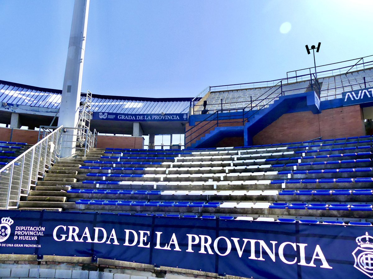 💙 La Diputación Provincial de Huelva y el RC Recreativo de Huelva han llegado a un acuerdo para lanzar la Grada de la Provincia, un lugar en el que los recreativistas de los distintos pueblos onubenses, podrán disfrutar de su Decano 👏🏻

📍Se situará en Gol Sur, con una capacidad