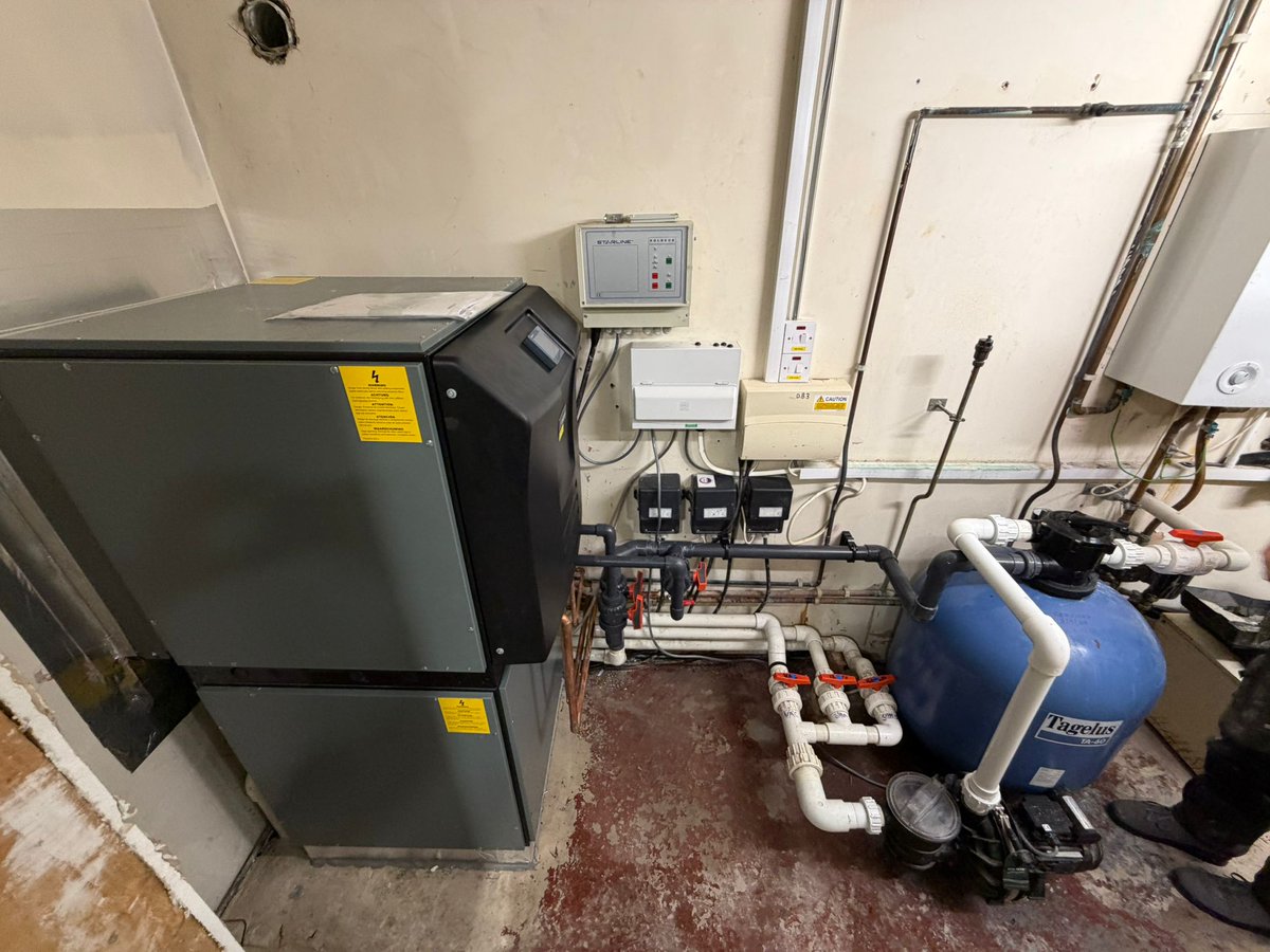 Water_Technics's tweet photo. Water Technics recently replaced an old Calorex Variheat II that was 20 years old. We installed a new Calorex Variheat III. Installation went smoothly. Luckily the side stud wall was removed prior as our first option route was not wide enough! https://t.co/C7pDY5uzRX