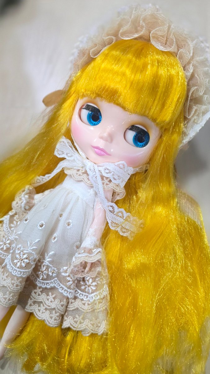 인덕 토크 하다가 블라칭긔 이야기가 나와서 오랜만에 꺼내본 내 블라...
이름은 츄라고 지어준 블라 최애입니다
놀랍게도 우리집엔 커스텀 블라5체가 있음😇