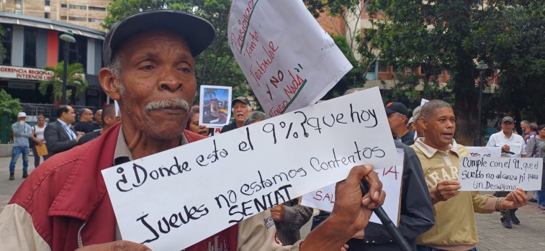 Indemnización por los años sin aumento salarial, decreto para liberar a trabajadores y monetizar la caja CLAP: Tres propuestas sindicales al gobierno y AN psee.io/8rqspj