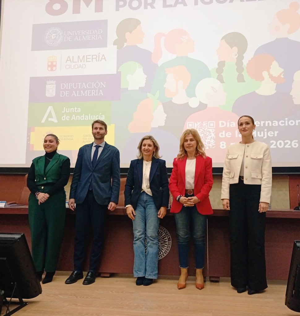 subdegobalmeria's tweet photo. La jefa de la Unidad contra la Violencia sobre la Mujer participa en el acto de presentación de actividades con motivo del 8M 'Almería Unida por la Igualdad' en @ualmeria 

@Lolycruzf destaca la lectura de manifiesto y cine forum 'Patriarcado organismo nocivo' en @subdegobalmeria https://t.co/VlEKSerCn1