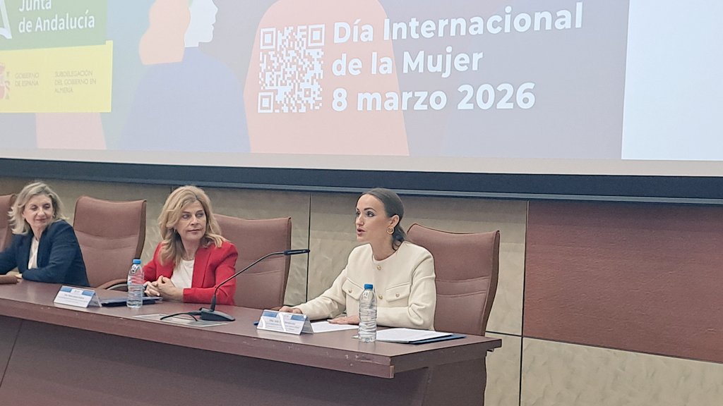 subdegobalmeria's tweet photo. La jefa de la Unidad contra la Violencia sobre la Mujer participa en el acto de presentación de actividades con motivo del 8M 'Almería Unida por la Igualdad' en @ualmeria 

@Lolycruzf destaca la lectura de manifiesto y cine forum 'Patriarcado organismo nocivo' en @subdegobalmeria https://t.co/VlEKSerCn1