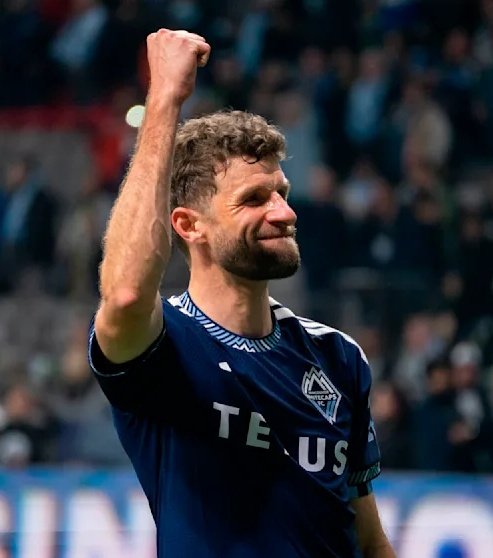 iMiaSanMia's tweet photo. 📸 Thomas Müller still using his old Bayern shin pads while playing with Vancouver Whitecaps https://t.co/g90Ol5dlTS