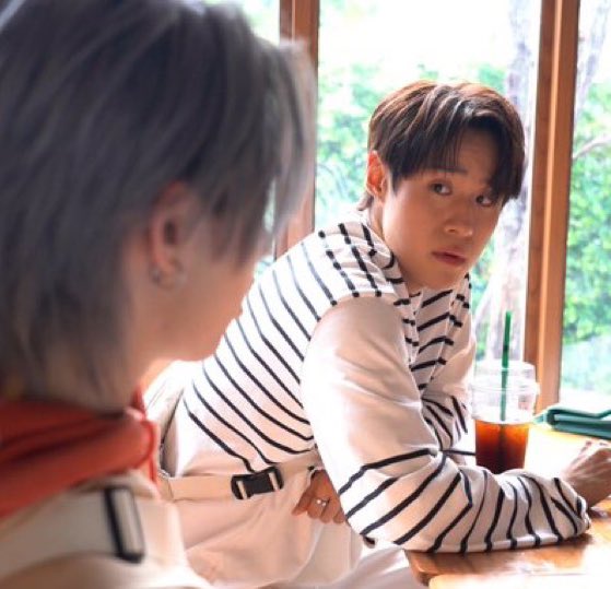 พี่ถาครับ ผมว่าจุนชอบดีแลนครับ