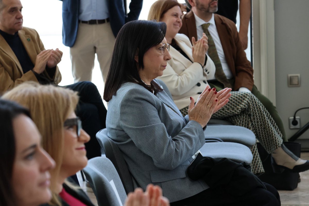 Corts Valencianes tweet media