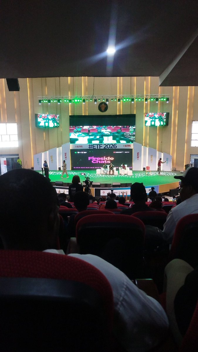 OBA_ERICC's tweet photo. Nice presentation from @degxifi
#enugutechfest #degxify https://t.co/oZ6KL4BJ3l