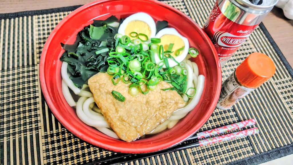 明日の弁当にご飯詰めたら今日のご飯がありませんでした🍚
なので今日はうどんです
今日も一日おつかれさまでした💫🍀
 #つくし飯 #茹ですぎゆで卵