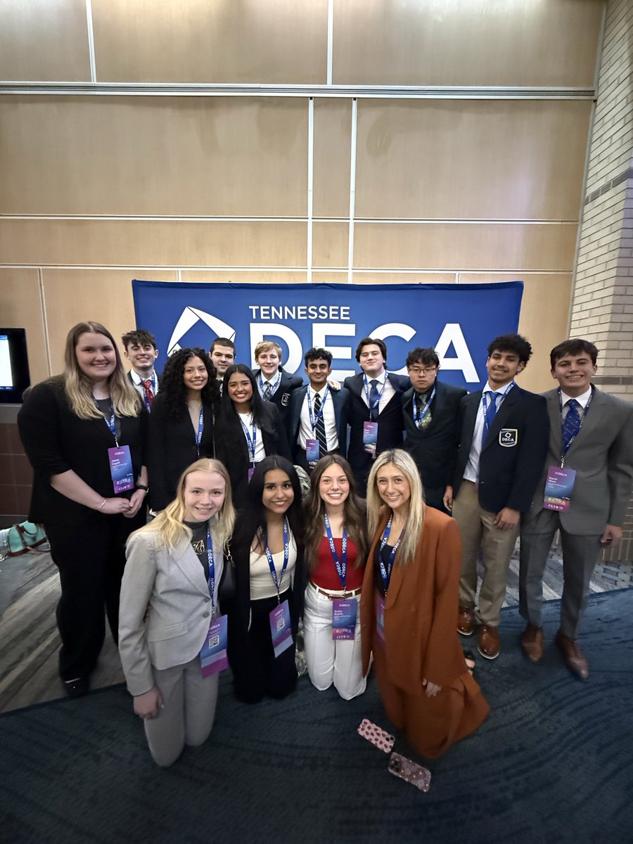 GPHSDECA's tweet photo. This is your moment. It’s time to shine!💙💛 https://t.co/dDJEYc9dPg