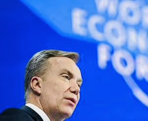 Tremblement de terre à DAVOS ! ⤵️

Affaire Epstein : le patron du Forum économique mondial de Davos, Børge Brende, vient d’annoncer sa démission !
(cf : ouest-france.fr/monde/etats-un…)

Mouillé jusqu’au cou dans cette sordide affaire, il a fini par céder et partir !

Davos est dans la