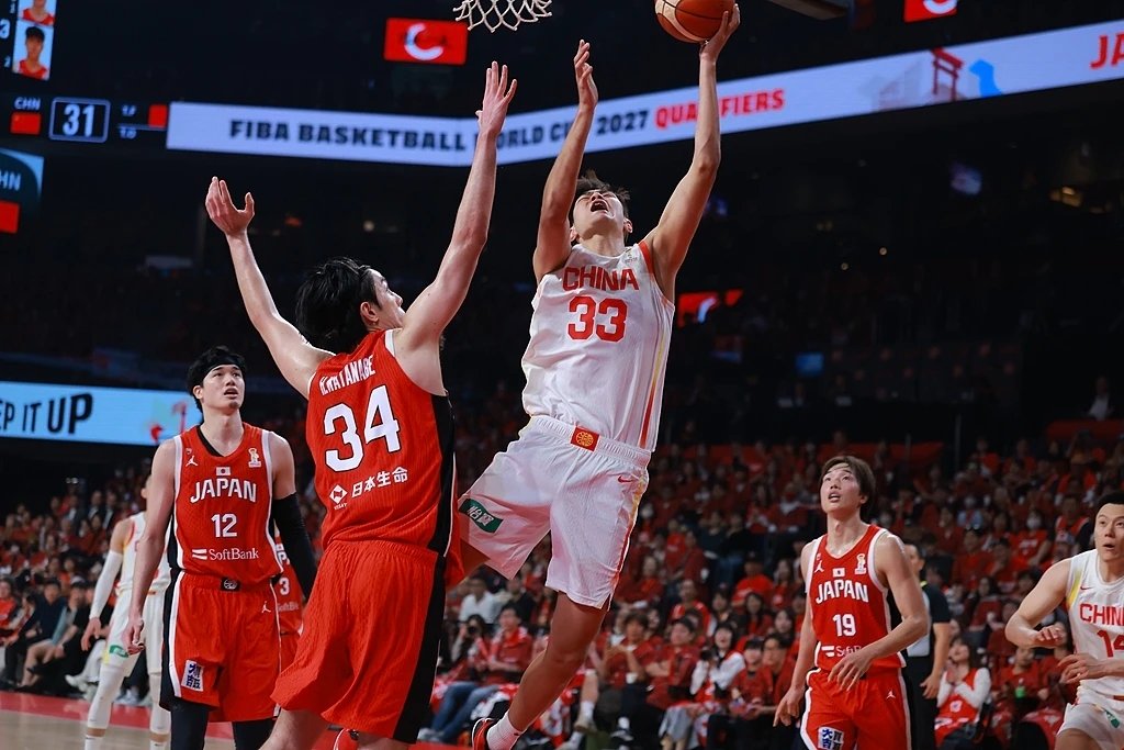 中国男篮87：80日本男篮

2月26日晚，在日本冲绳举行的2027年国际篮联篮球世界杯亚洲区预选赛第一阶段B组比赛中，中国队以87-80战胜日本队，继续加油！