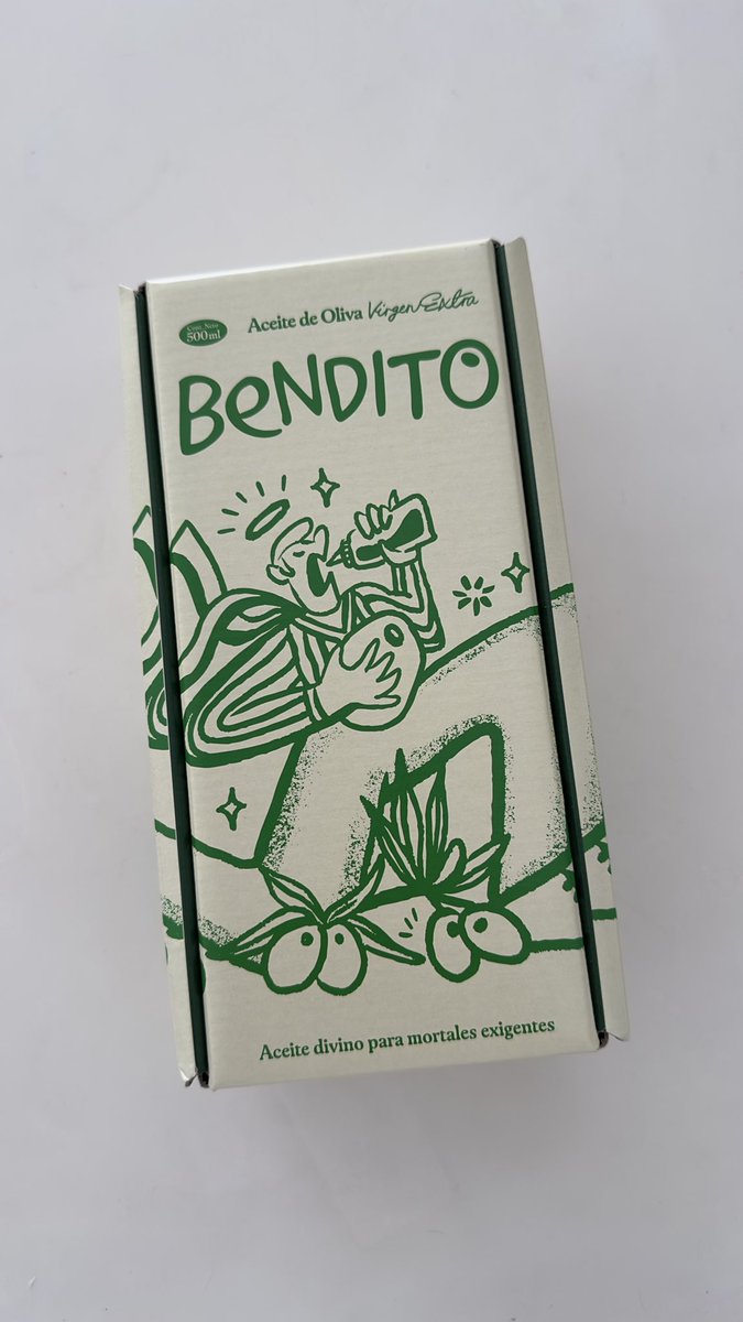 bruncheology's tweet photo. Compré Bendito aceite de oliva, no sé si está bueno porque aún tengo otros en uso (y los aceites abiertos se oxidan).
Él packaging es hermoso! Creo que está inspirado en una marca española que usa ese estilo de botella. https://t.co/S3ypRlA5VC