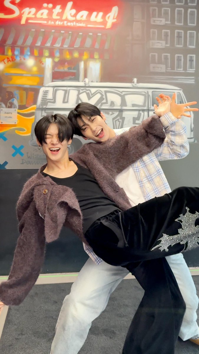 🦊🐰 tweet media