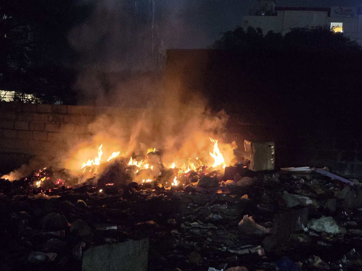 varkey59's tweet photo. @GbaEastCity7056 daily burning of garbage , no foot path. Next to Hennur police station,  service road https://t.co/AOPknRXYoC